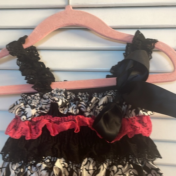 Tiered Ruffle Black & Hot Pink Lace w/Blk&White Patterned Material Tank & Pants - Picture 2 of 5